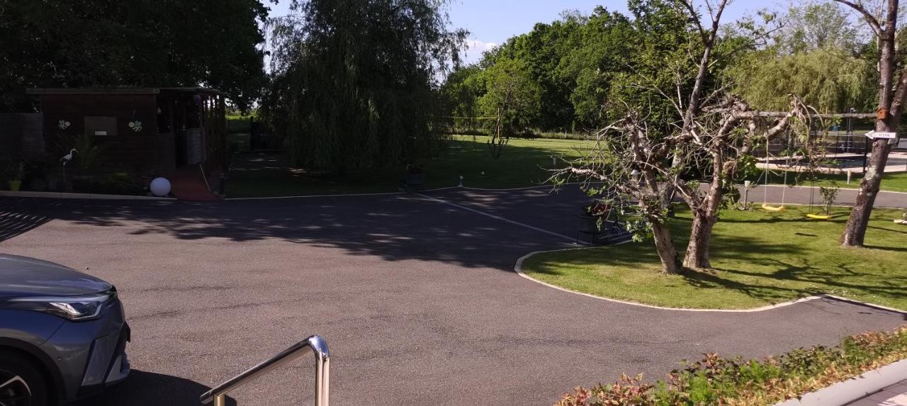 Au Petit Pedegouaty Panzió Heugas Kültér fotó