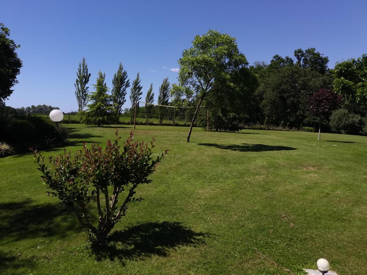 Au Petit Pedegouaty Panzió Heugas Kültér fotó
