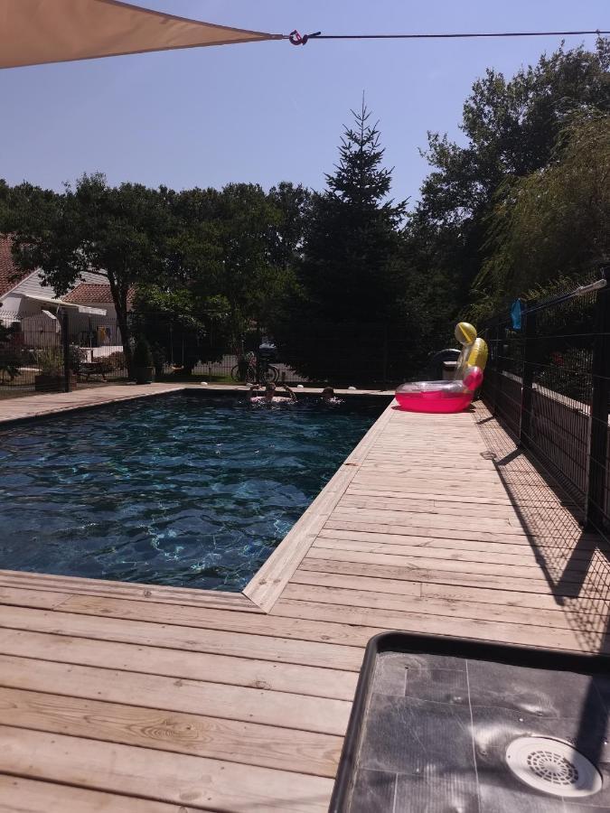 Au Petit Pedegouaty Panzió Heugas Kültér fotó