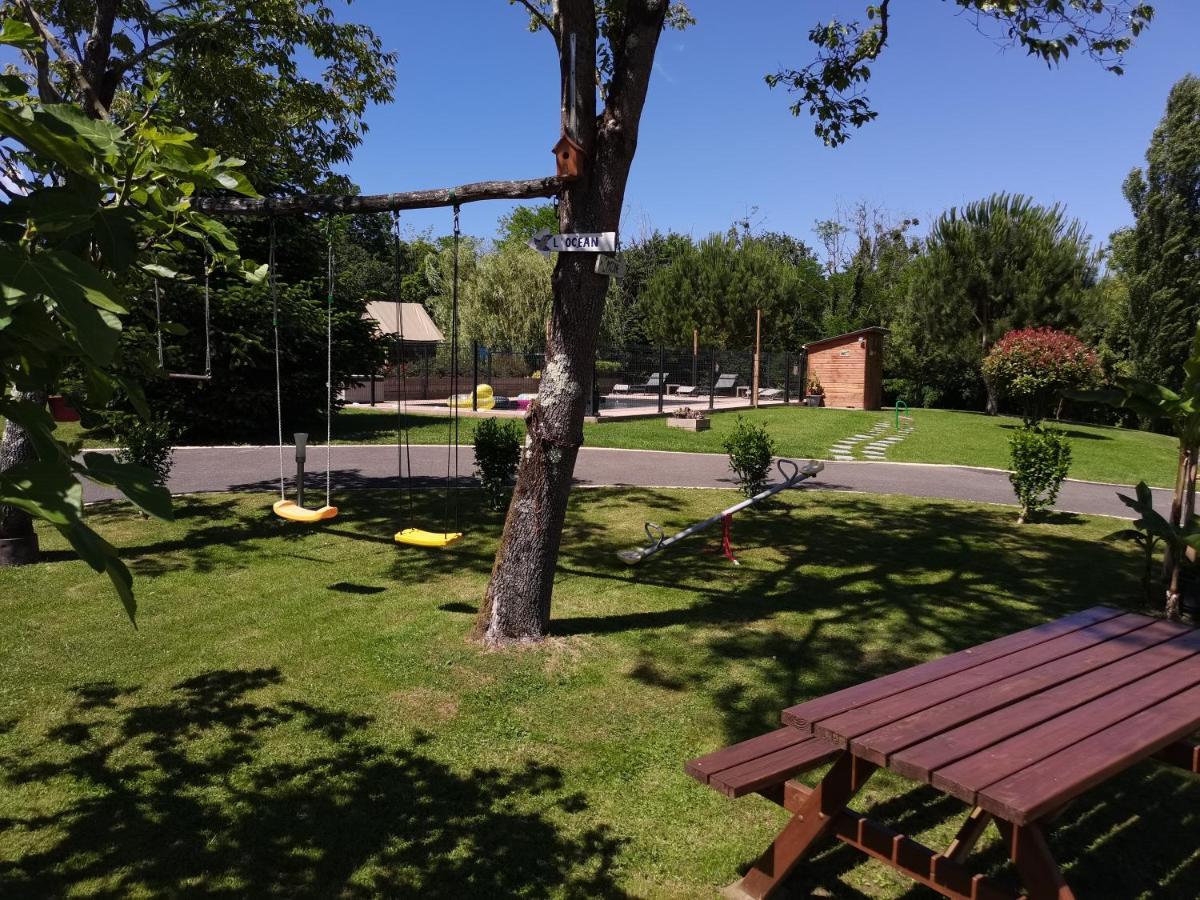 Au Petit Pedegouaty Panzió Heugas Kültér fotó