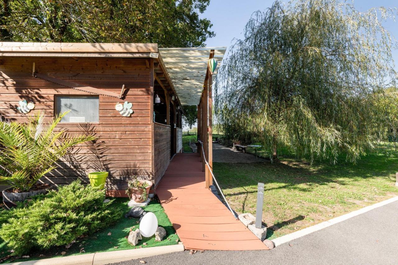 Au Petit Pedegouaty Panzió Heugas Kültér fotó