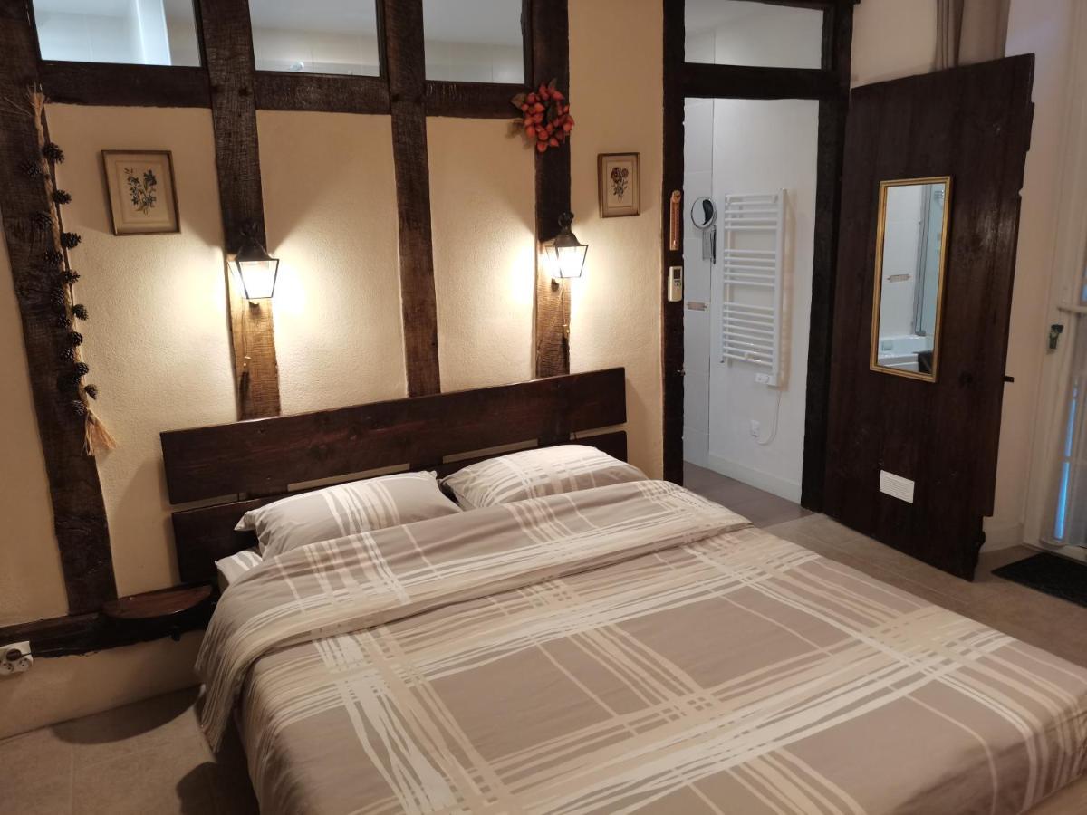 Au Petit Pedegouaty Panzió Heugas Kültér fotó